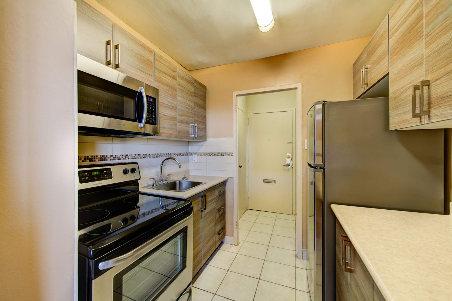 Strathroy Manor  - Photo 10
