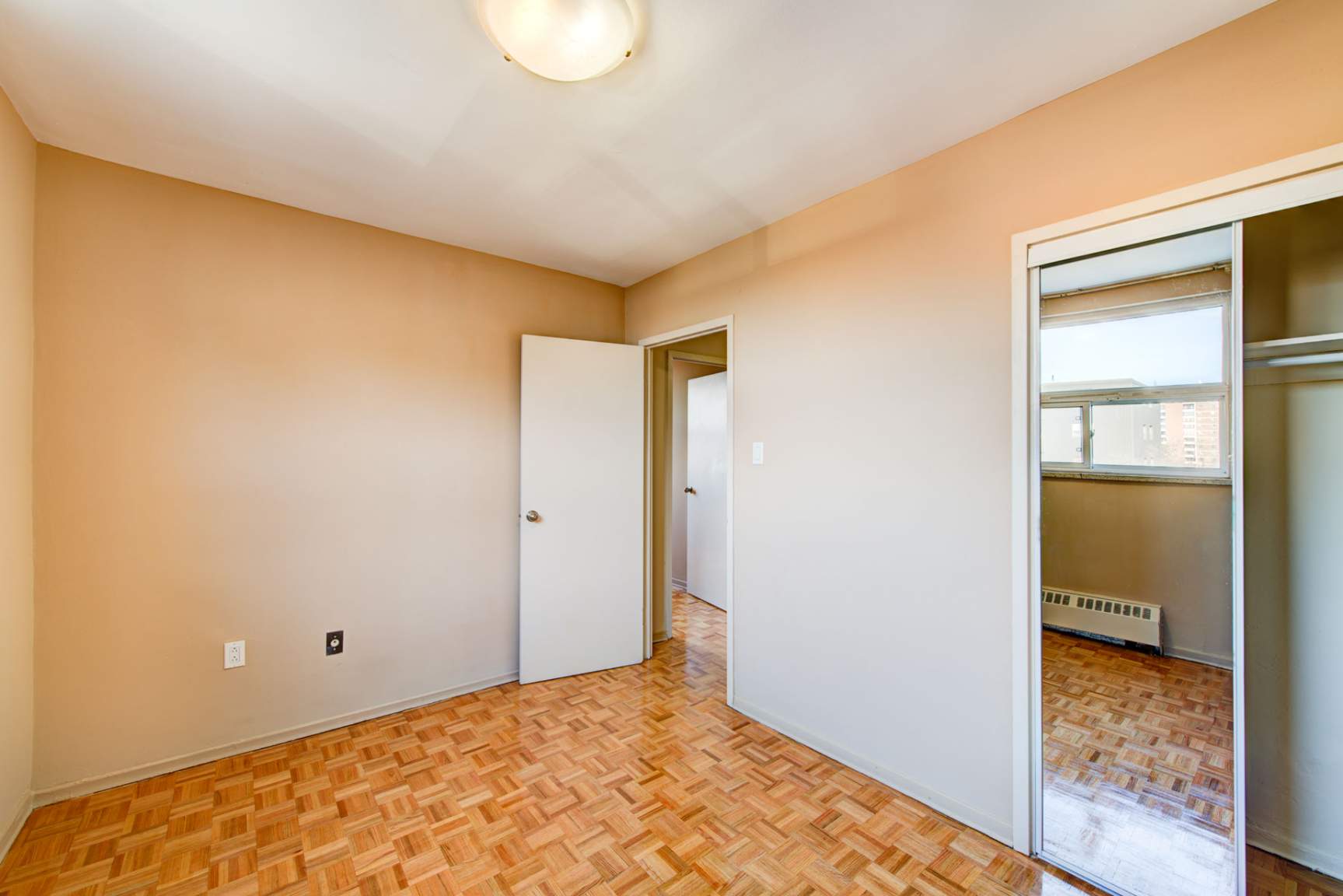 Strathroy Manor  - Photo 15