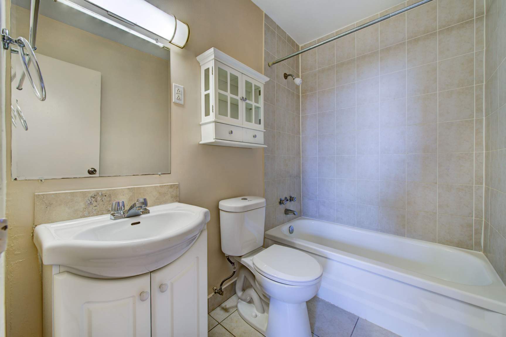 Strathroy Manor  - Photo 16