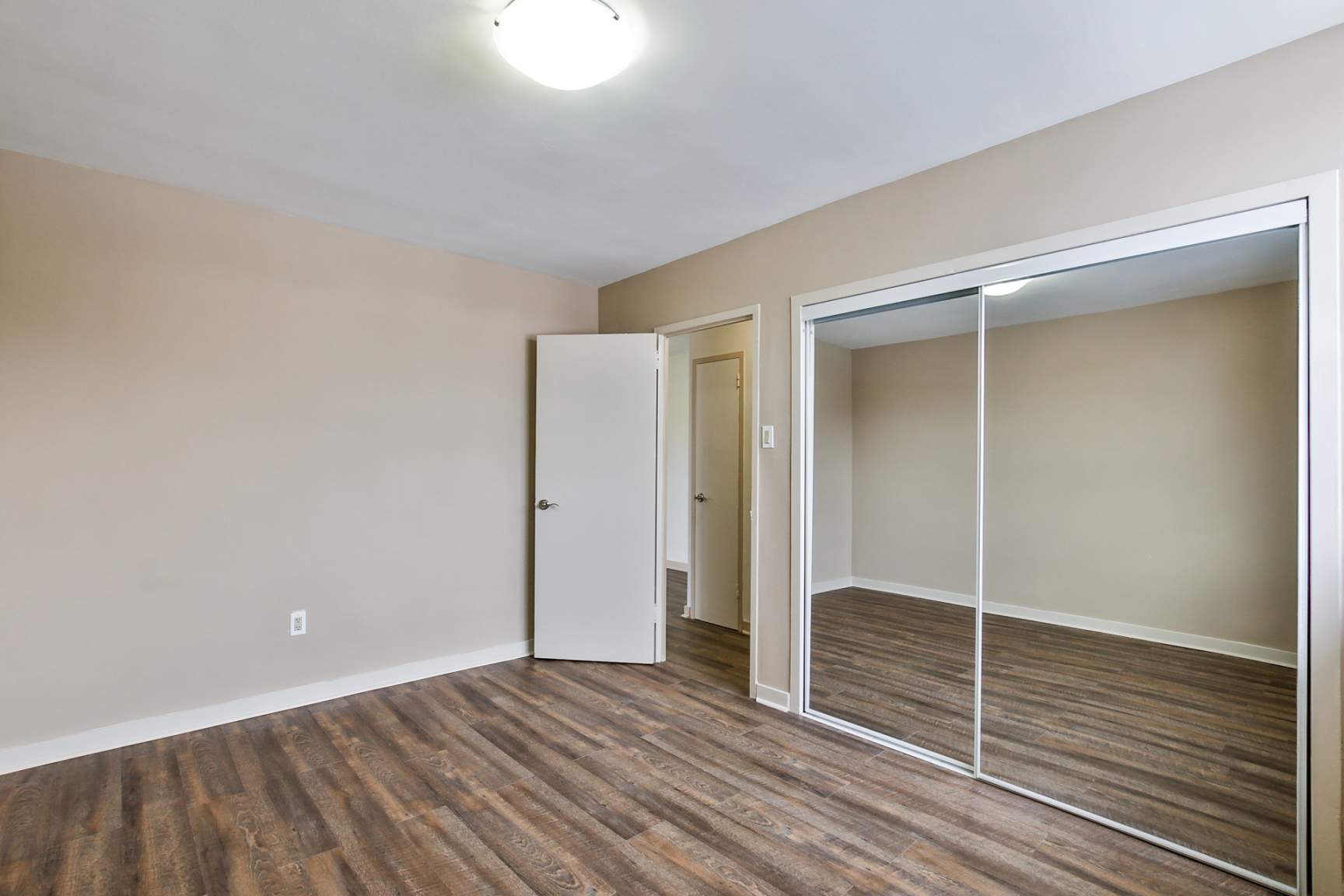 Linwood Apartments - Photo 15