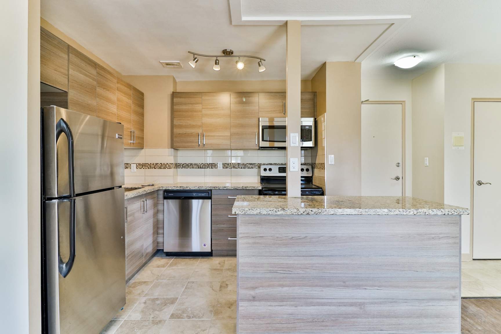 Lake Promenade Community - 220 Lake Promenade - Photo 18
