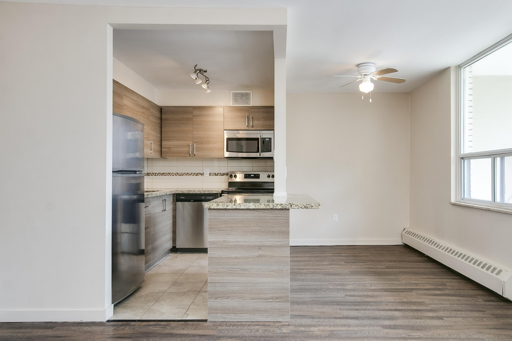 Redpath Tower - Yonge and Eglinton - Photo 7