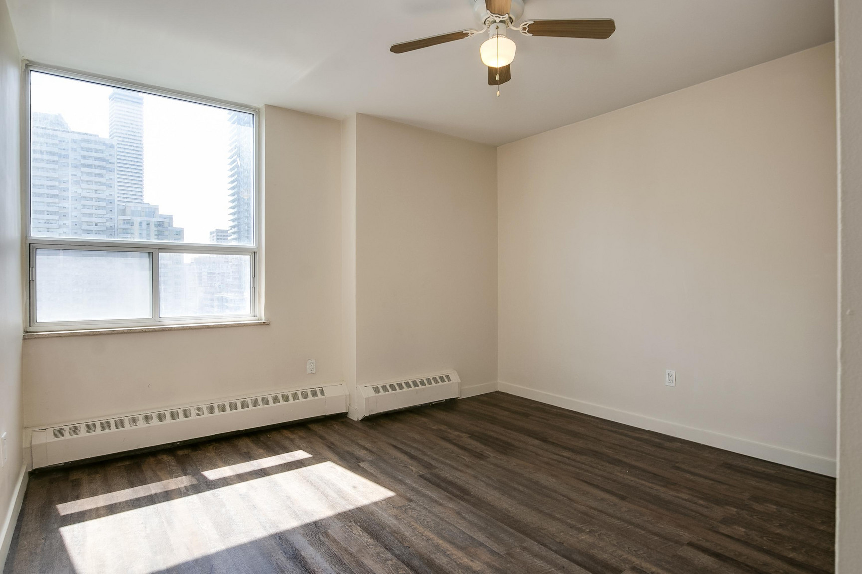 Redpath Tower - Yonge and Eglinton - Photo 10