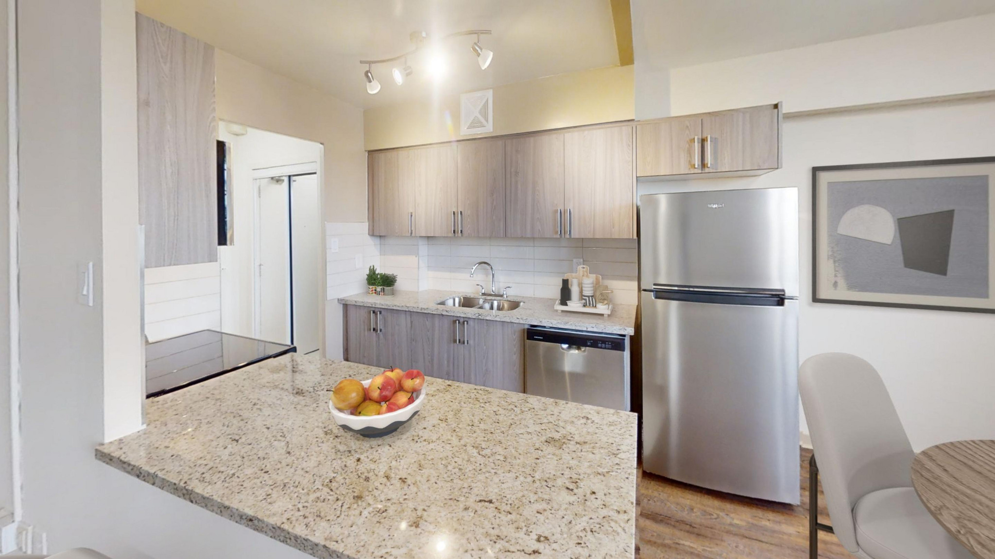 Embassy Apartments - Photo 5
