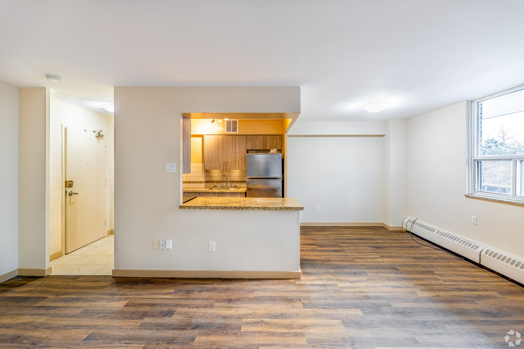 Embassy Apartments - Photo 11