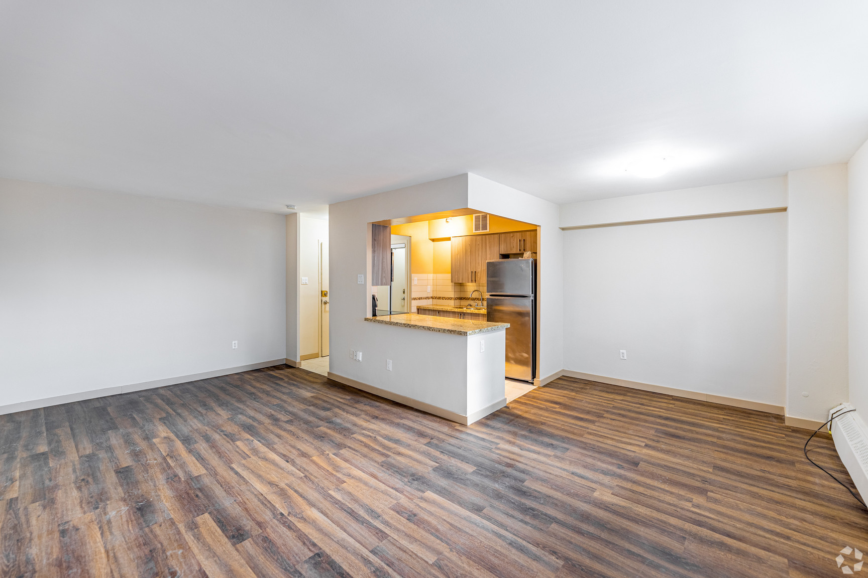 Embassy Apartments - Photo 12