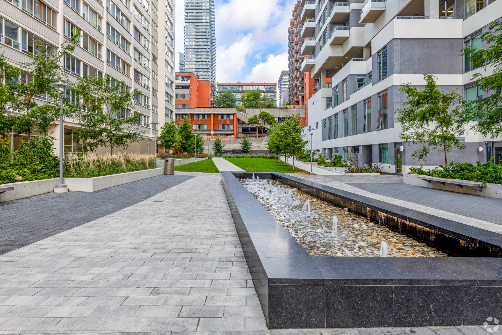 Dunfield Tower - Photo 3