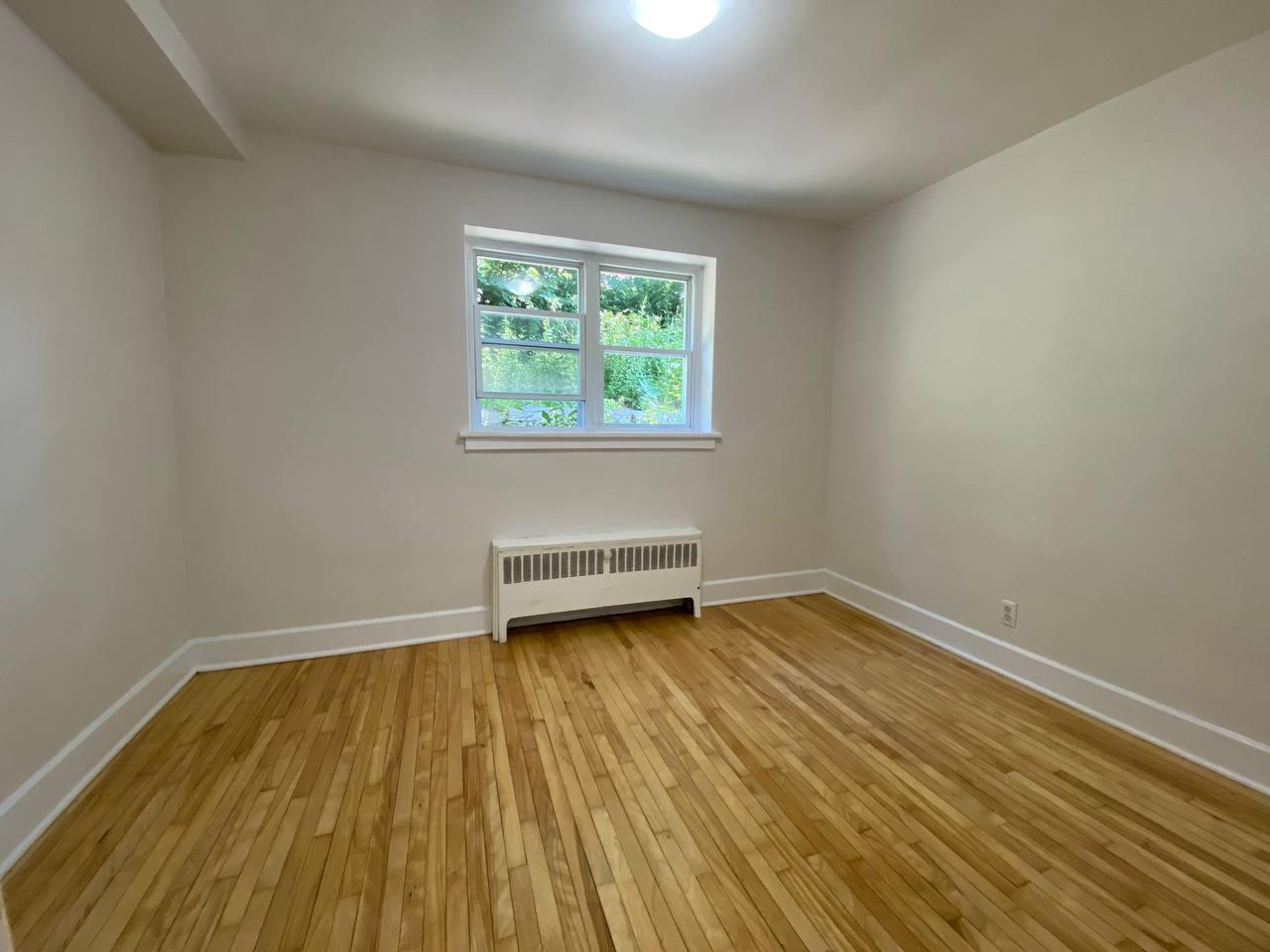 20-28 Chapleau Ave - Photo 10