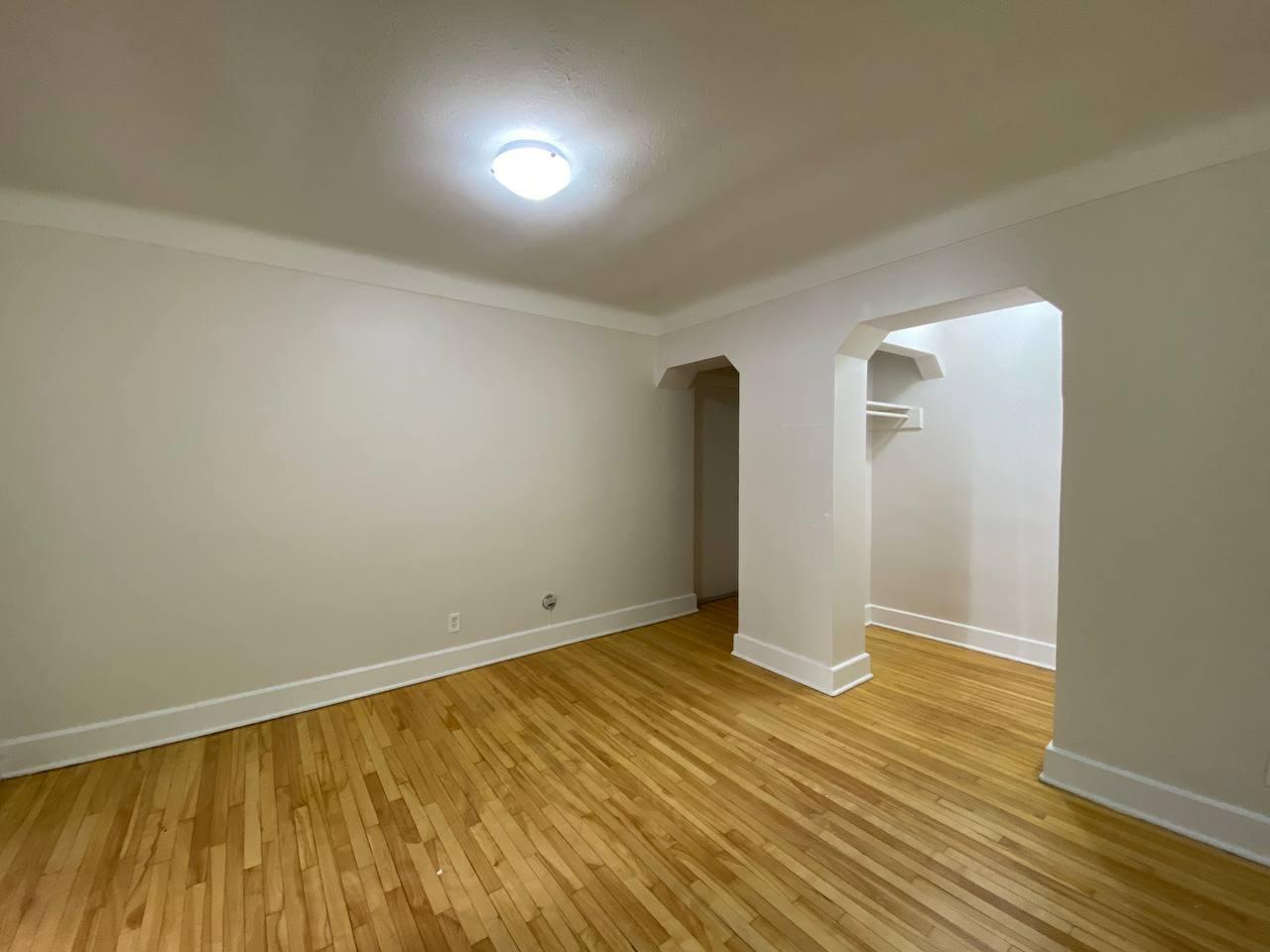 20-28 Chapleau Ave - Photo 3