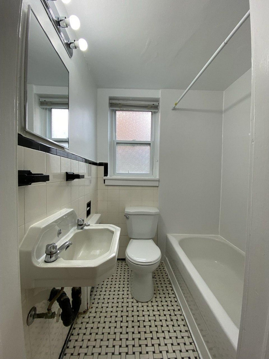 20-28 Chapleau Ave - Photo 8