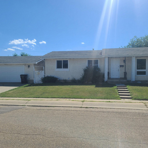 4135 132A Avenue - Main Floor in Sifton Park