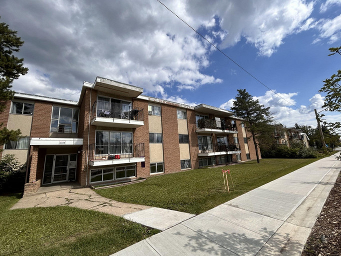  Michelle Manor 9625-156 St - 1Bed, 1 bath