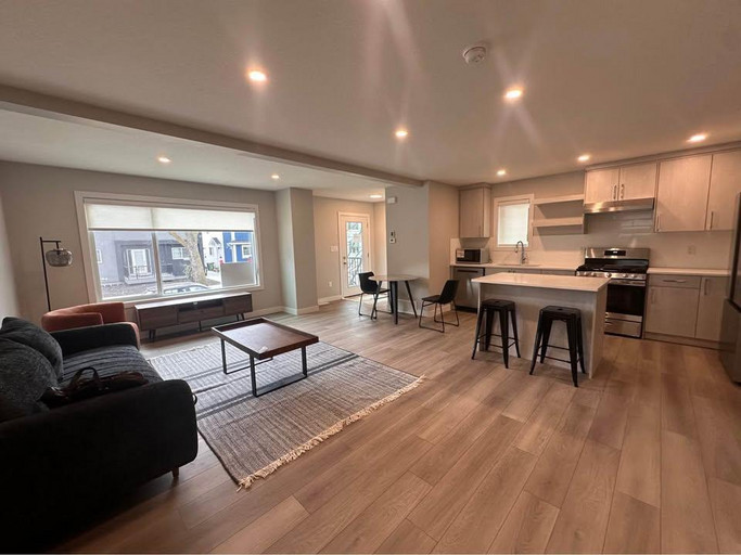 10914 77 Ave