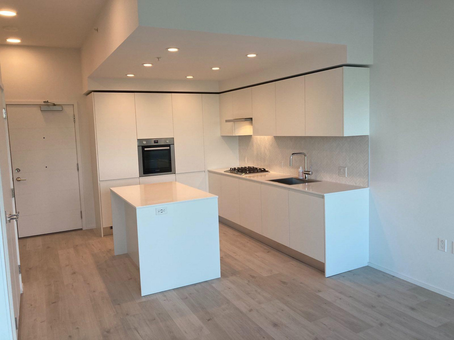 (ID#182) LOUGHEED 1BR CONDO - Photo 48
