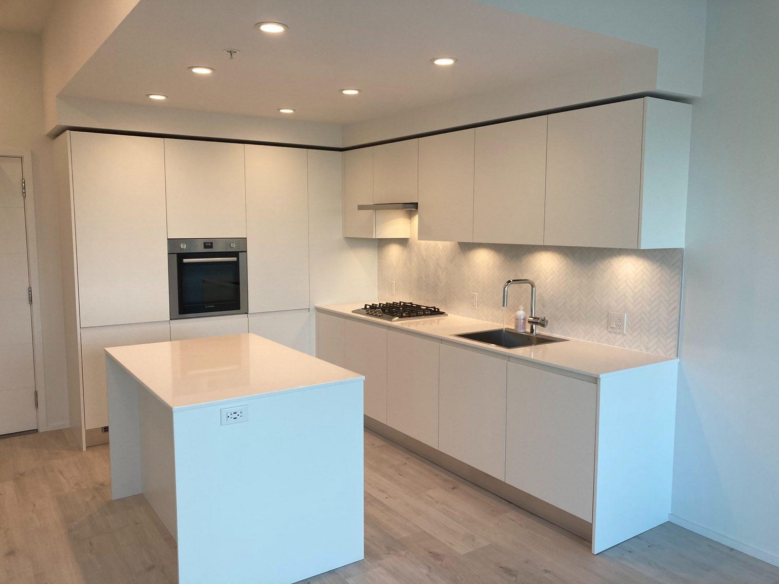 (ID#182) LOUGHEED 1BR CONDO - Photo 30