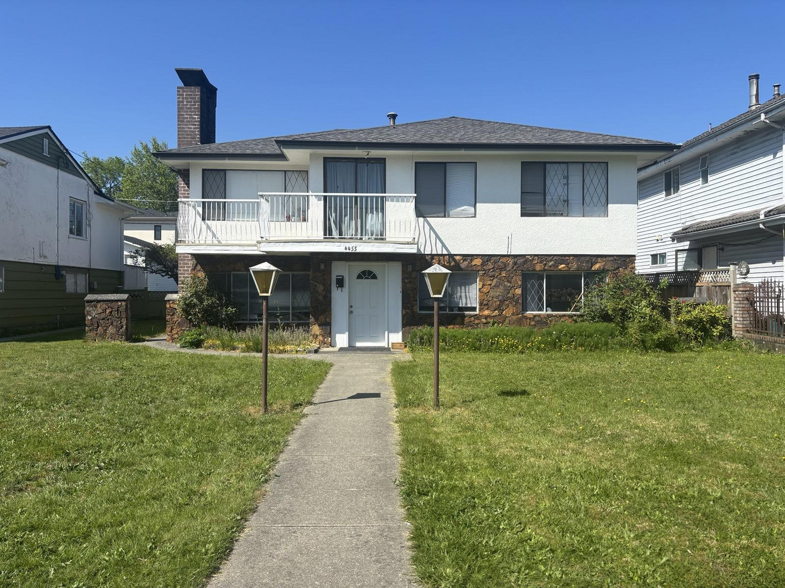[ID#190] Willingdon Heights 3BR Garden Suite