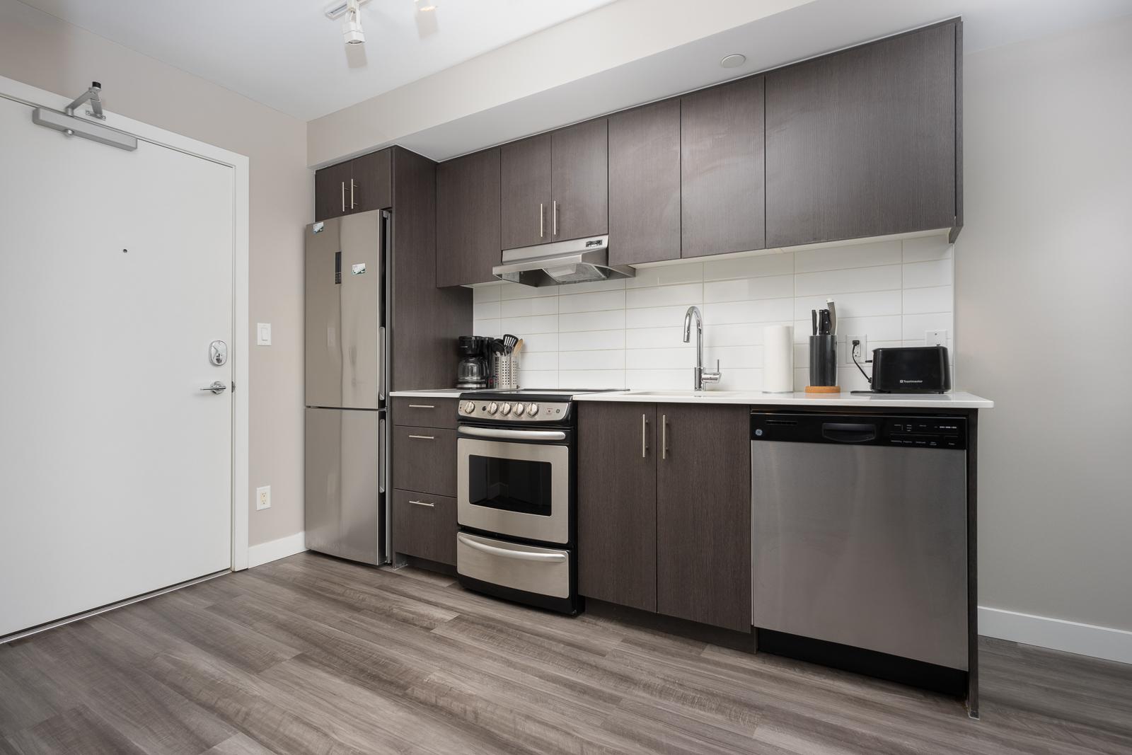 Modern Apartment in Edmonton | Utilities Included - Photo 6