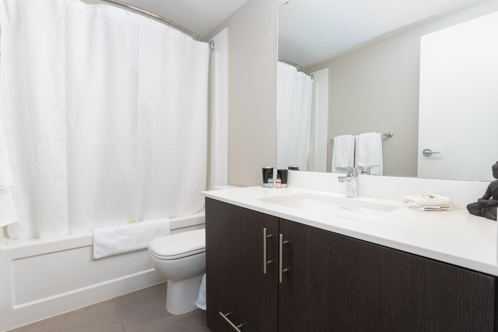 Modern Apartment in Edmonton | Utilities Included - Photo 13