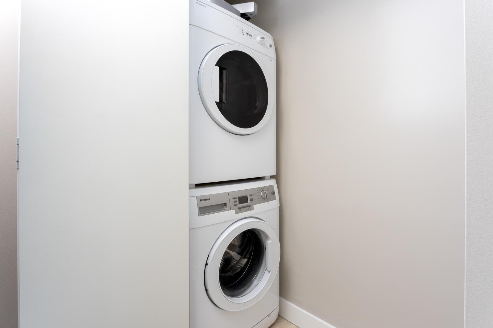 Modern Apartment in Edmonton | Utilities Included - Photo 19