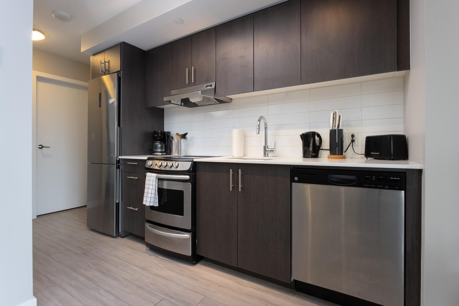 Modern Apartment in Edmonton | Utilities Included - Photo 9