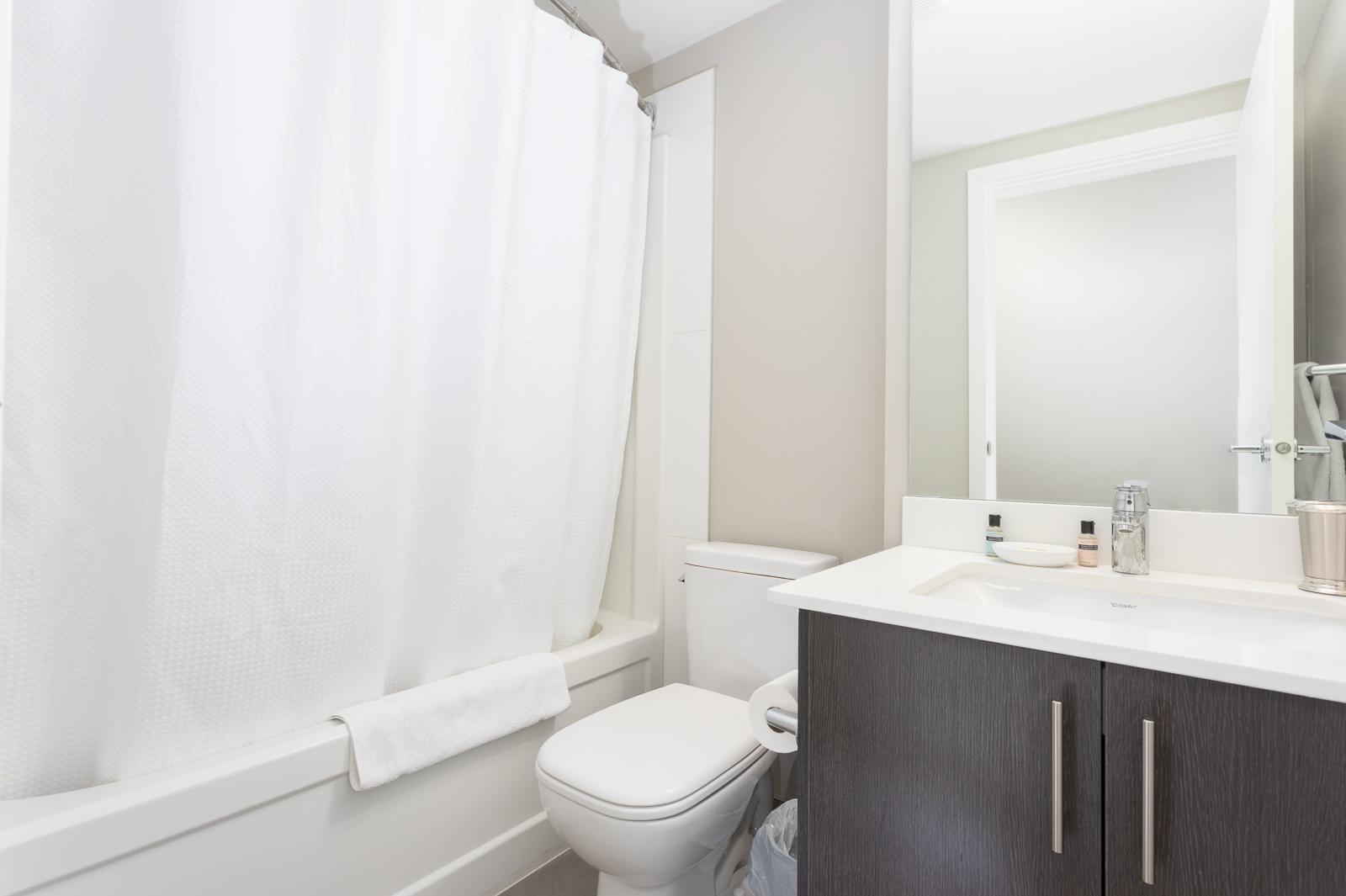 Modern Apartment in Edmonton | Utilities Included - Photo 15