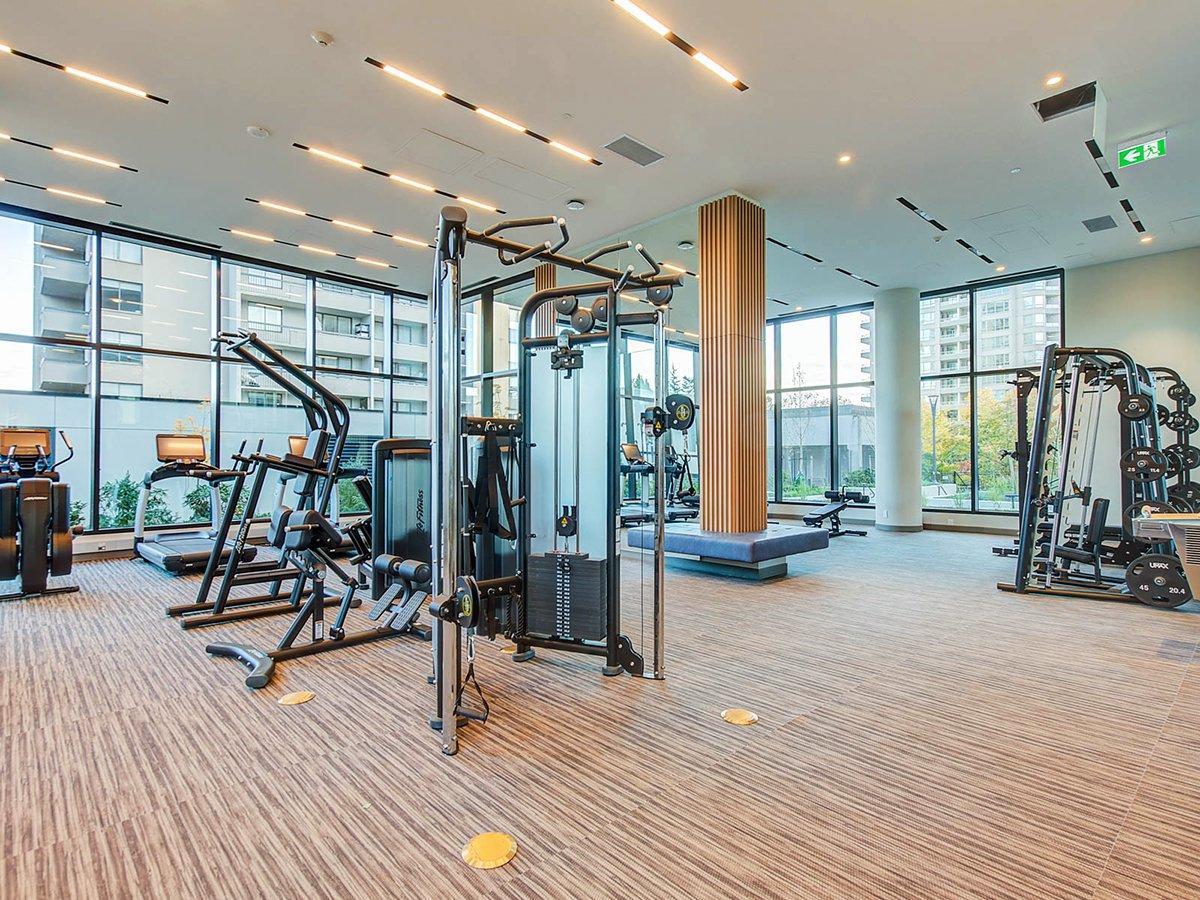 Luxury Apartment in Downtown Burnaby | Fully Furnished - Photo 42