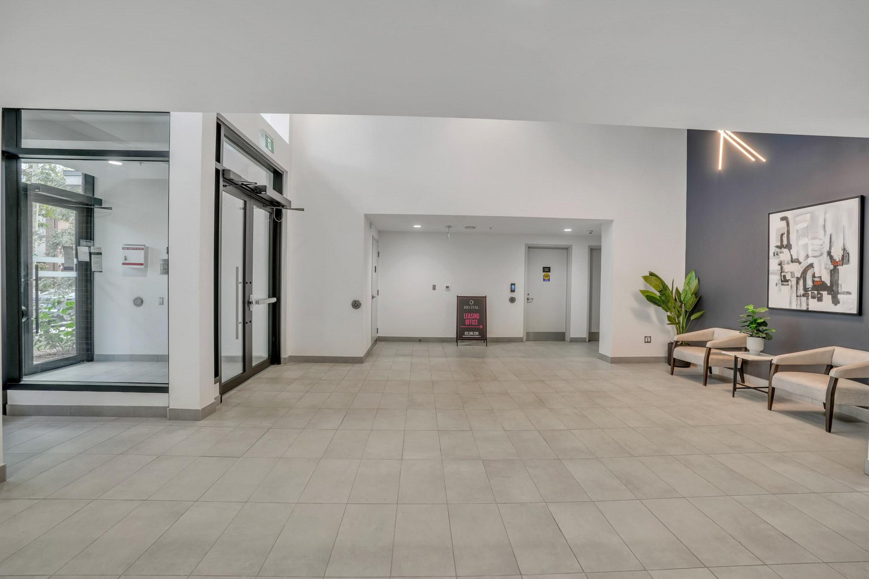 Modern Apartment in Ottawa | All inclusive | Short-term Rental - Photo 3