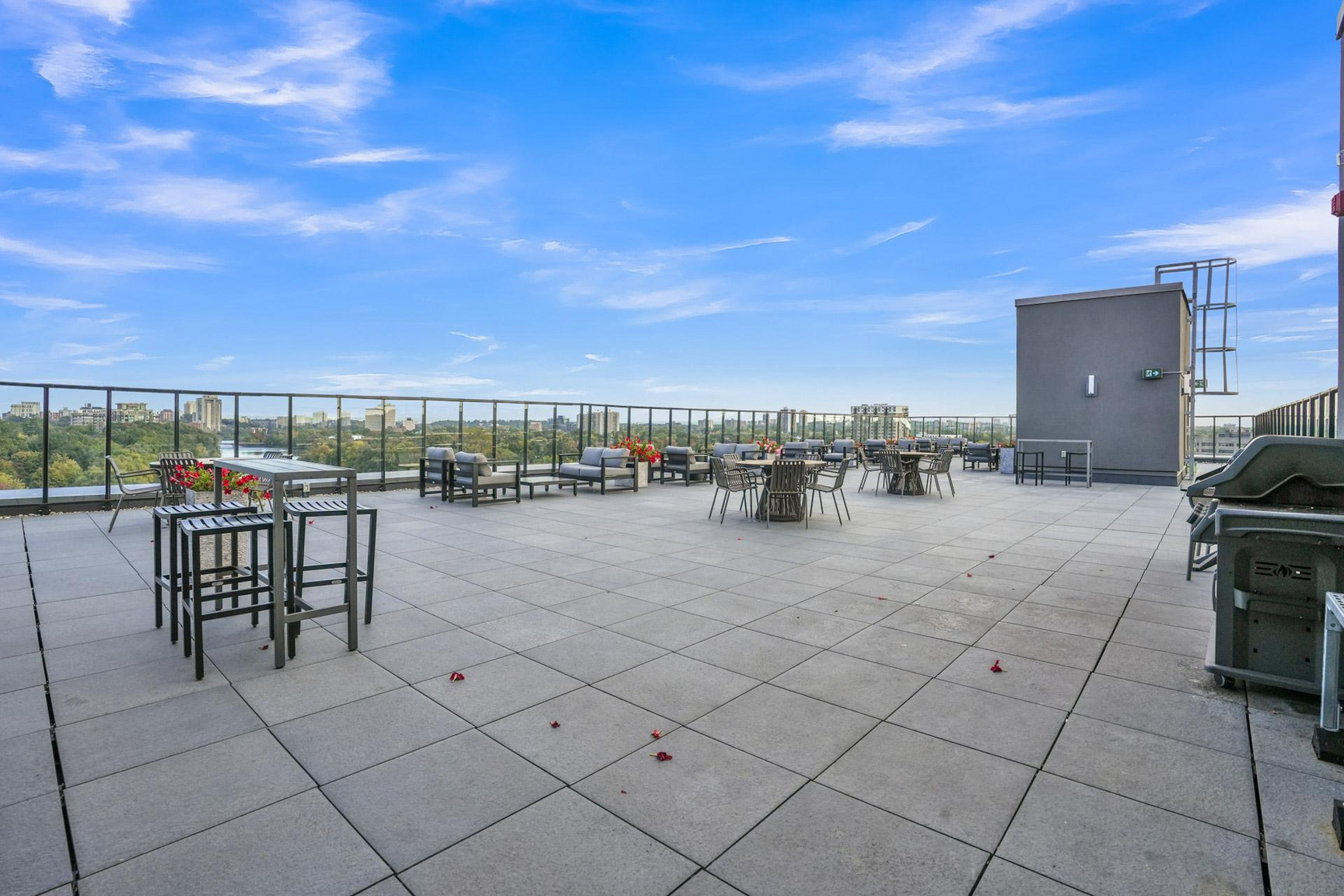 Modern Apartment in Ottawa | All inclusive | Short-term Rental - Photo 12