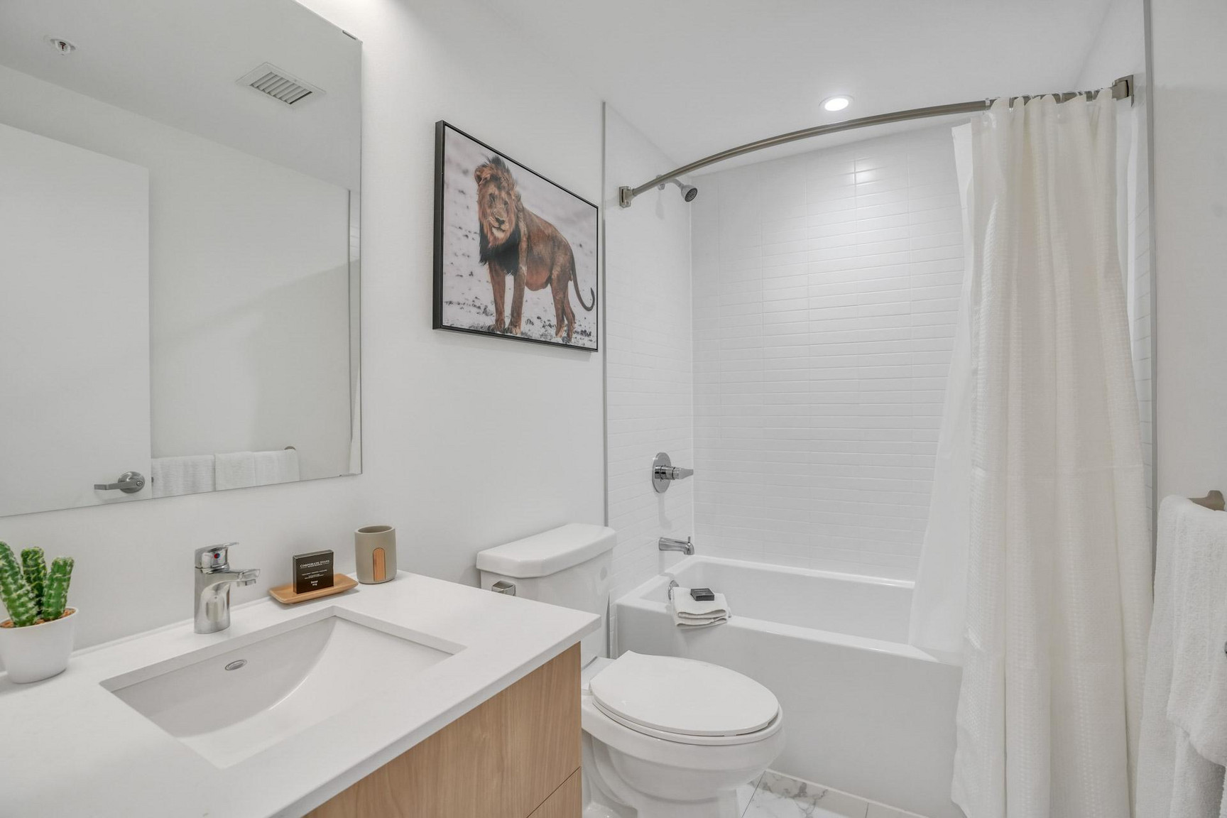 Modern Apartment in Ottawa | All inclusive | Short-term Rental - Photo 38