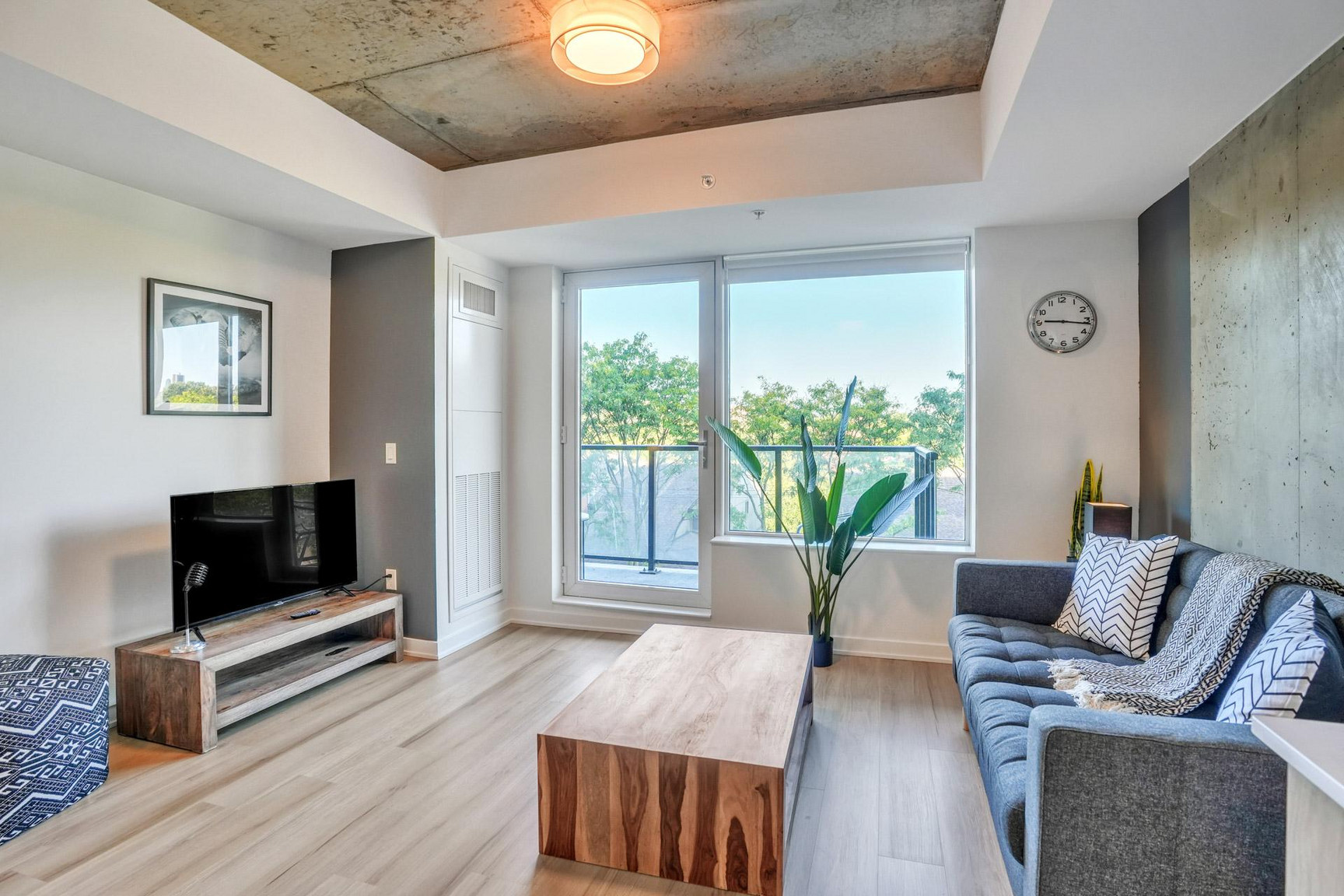Modern Apartment in Ottawa | All inclusive | Short-term Rental - Photo 26