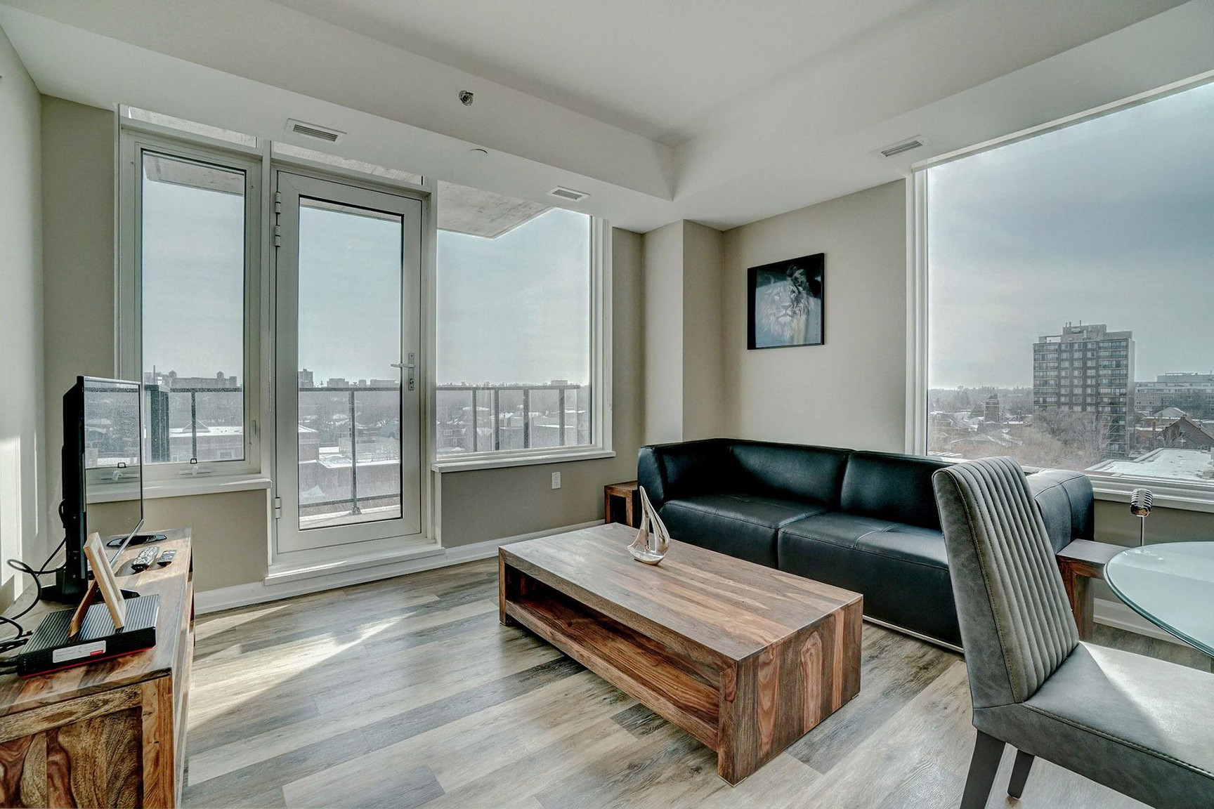 Modern Apartment in Ottawa | Flexible Lease | Fully Furnished - Photo 21