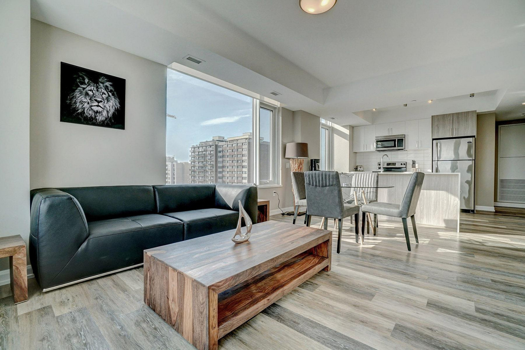 Modern Apartment in Ottawa | Flexible Lease | Fully Furnished - Photo 13