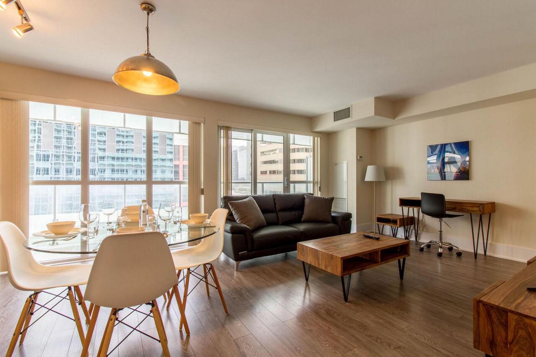Furnished Executive Suite in Toronto | Utilities Included | Short-Term Rental