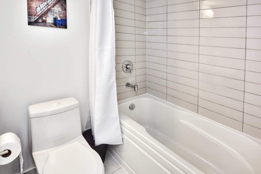 Furnished Apartment in Toronto | All Inclusive | Short term Rental - Photo 13