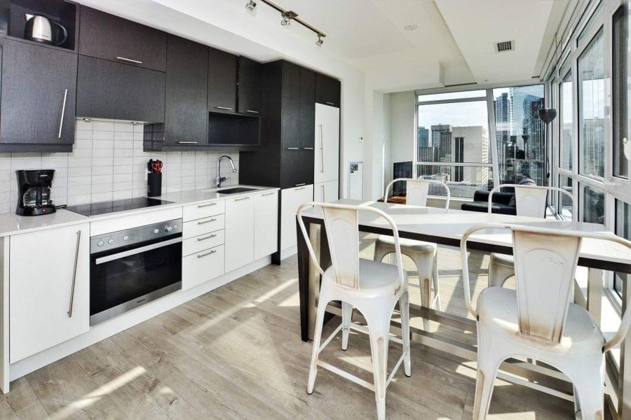 Furnished Apartment in Toronto | All Inclusive | Short term Rental - Photo 4