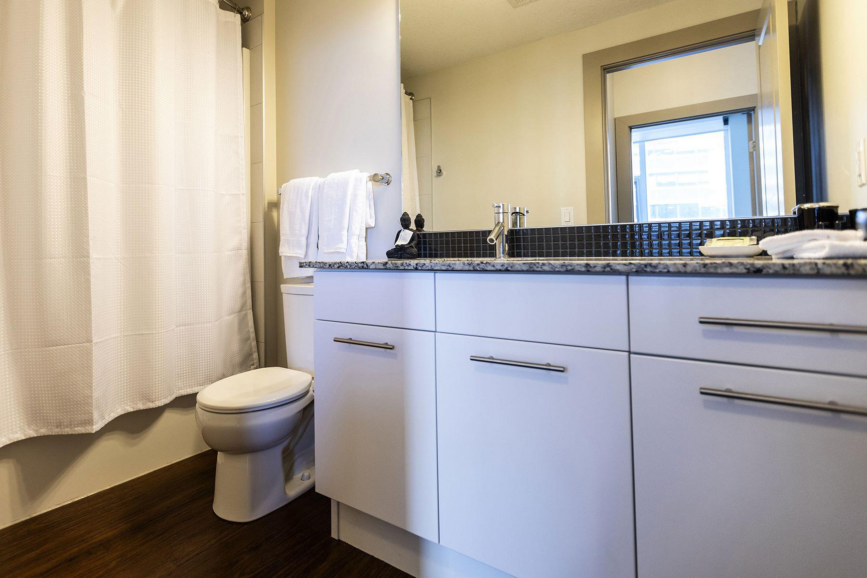 Furnished Apartment in Edmonton | Short Term Rentals - Photo 13