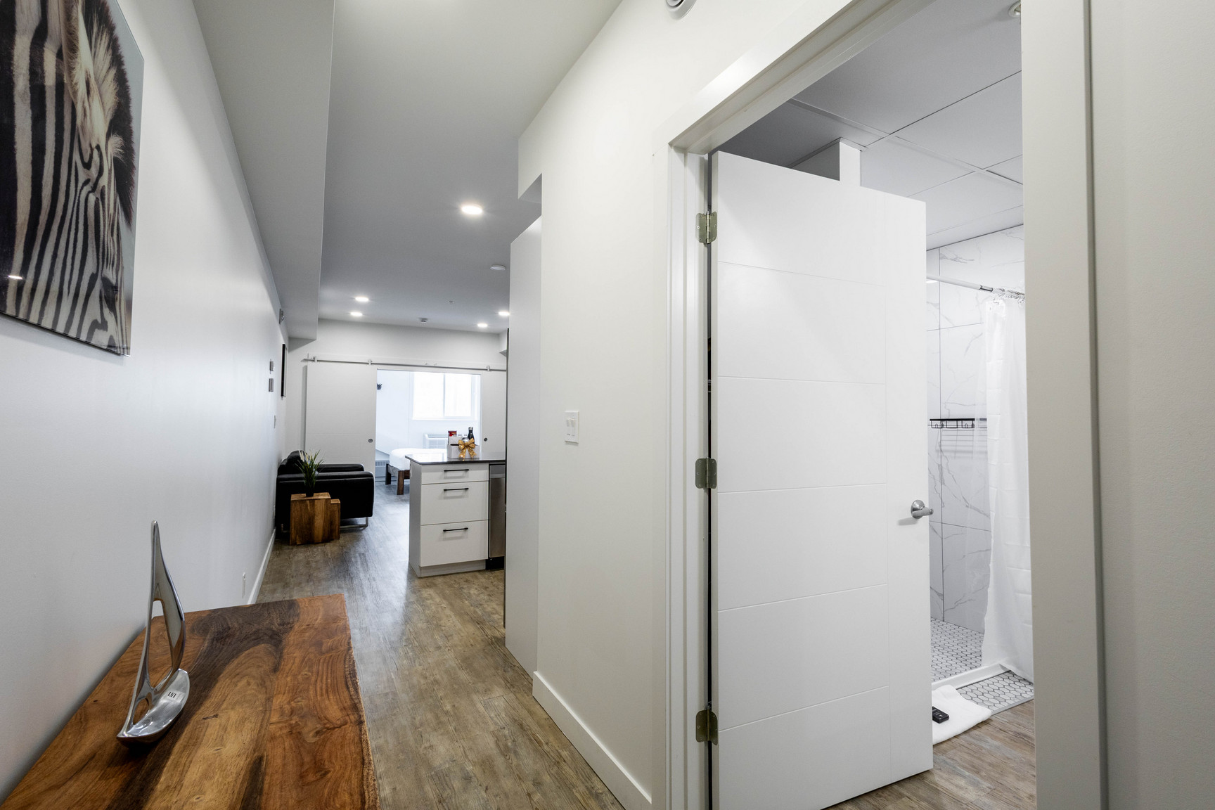 Furnished Apartment in Regina | Flexible Lease | Utilities Included - Photo 53