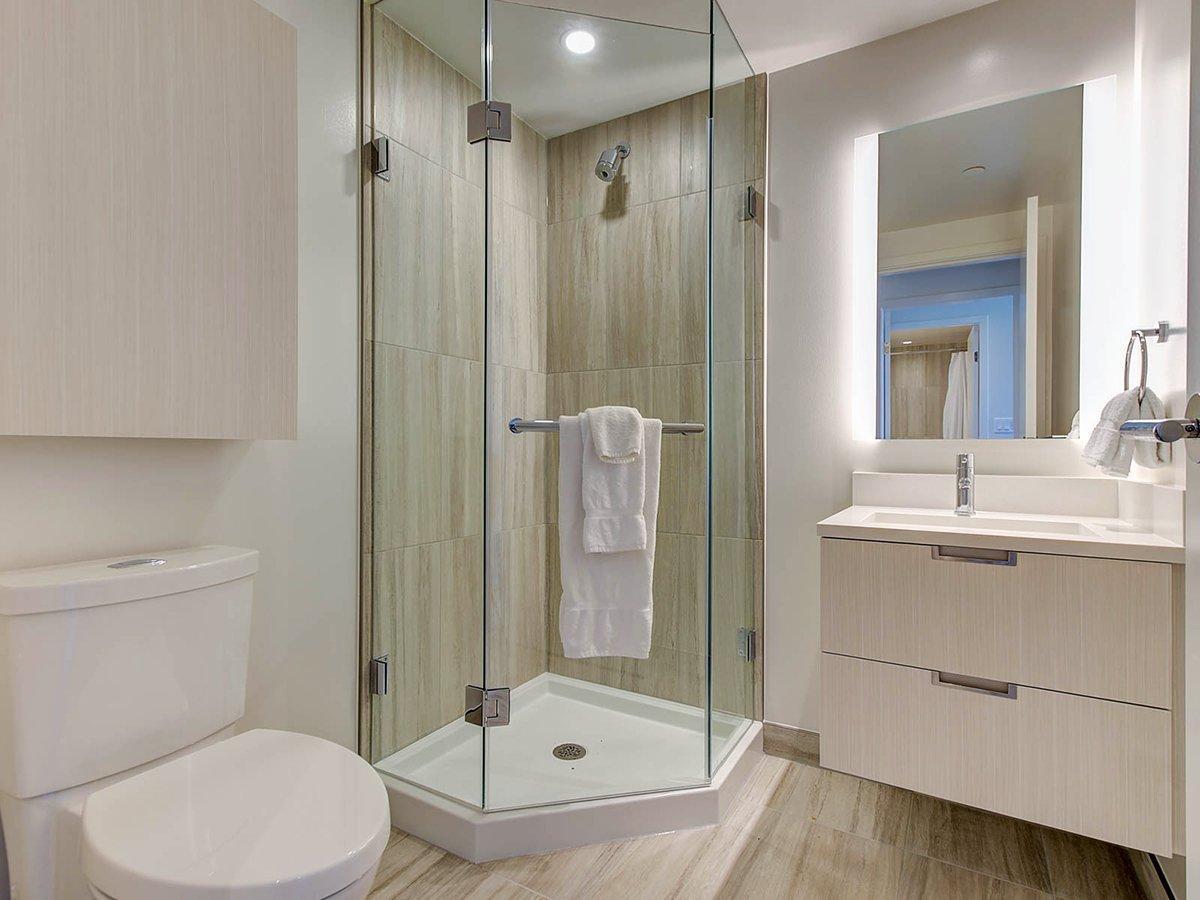 Luxury Apartment in Downtown Burnaby | Fully Furnished - Photo 38