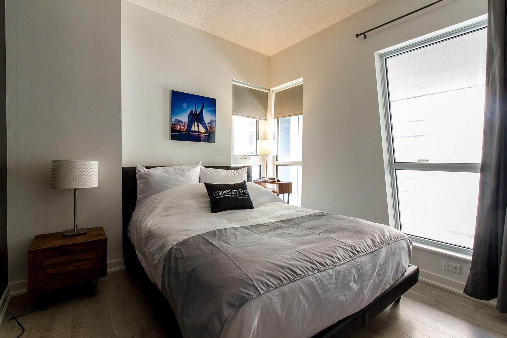 Modern Apartment in Toronto | All Inclusive | Fully Furnished - Photo 33