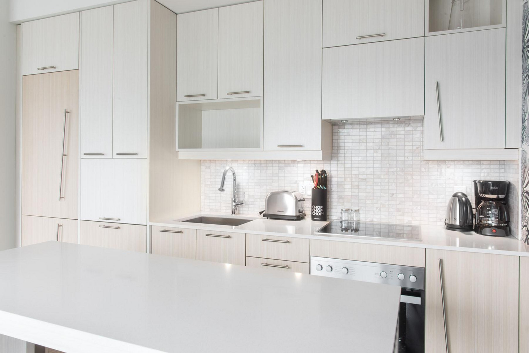 Modern Apartment in Toronto | All Inclusive | Fully Furnished - Photo 15