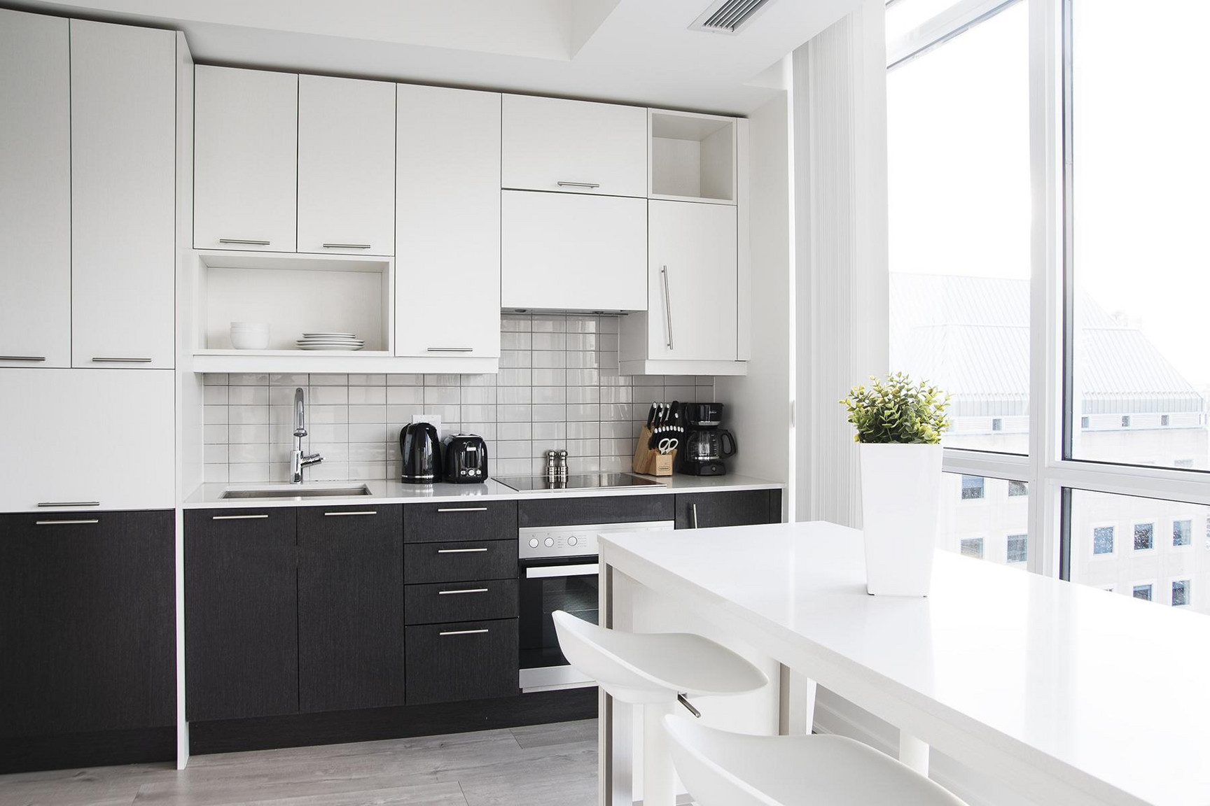 Modern Apartment in Toronto | All Inclusive | Fully Furnished