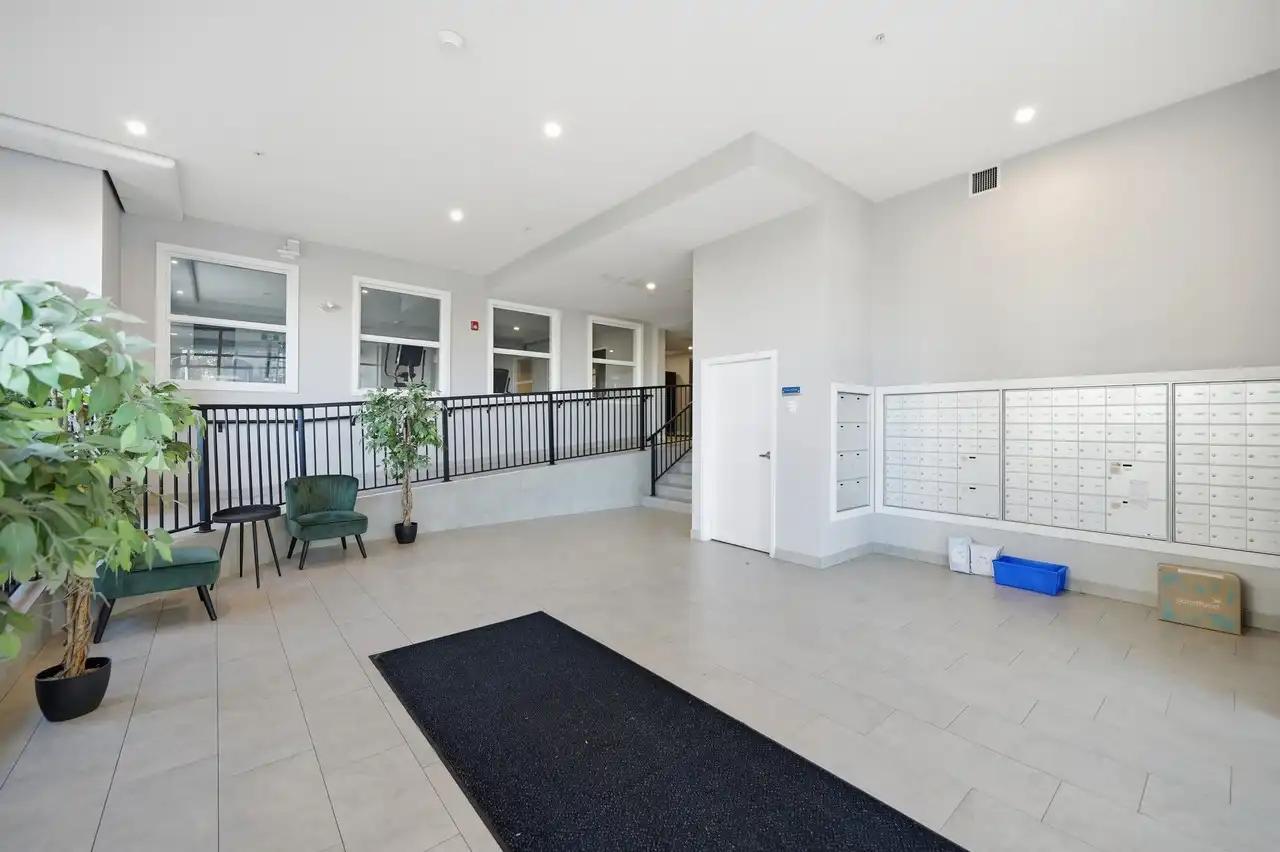 Modern Apartment in Edmonton | Fully Furnished | Utilities Included - Photo 12