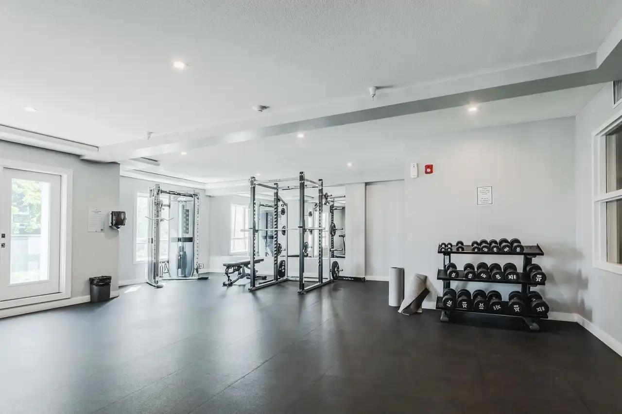Modern Apartment in Edmonton | Fully Furnished | Utilities Included - Photo 4