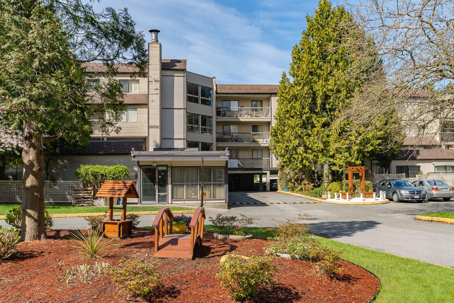 Waterstone 60 Apartments
