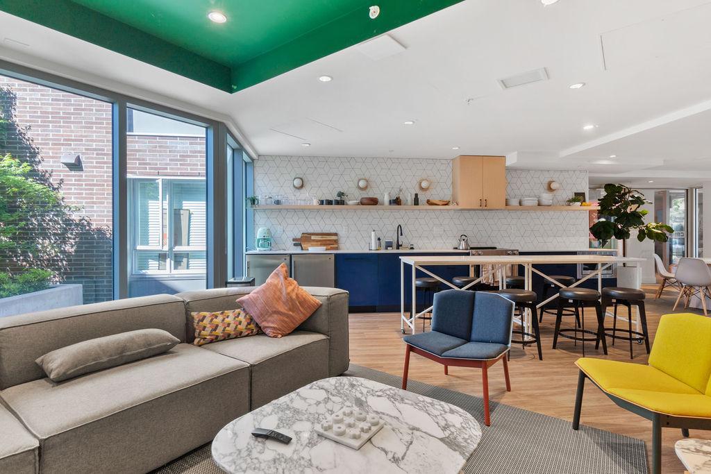Conrad Apartments - Photo 14