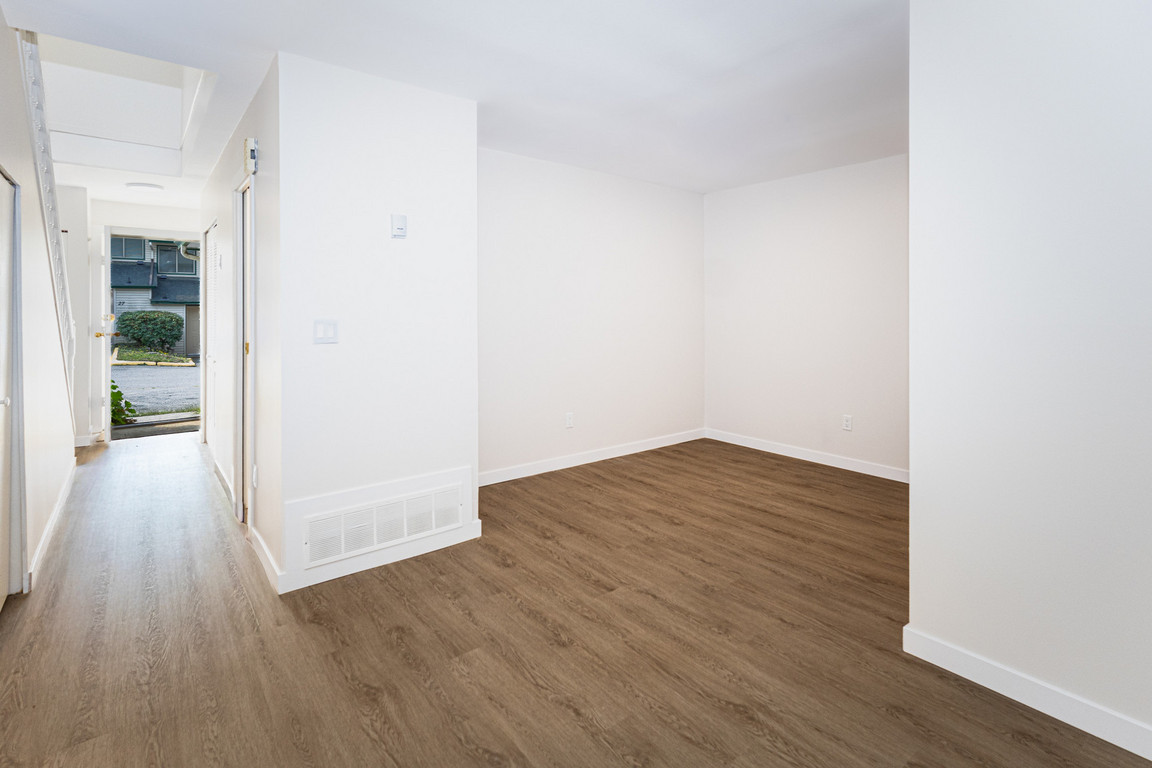 Abbey Glenn Townhomes - Cedar