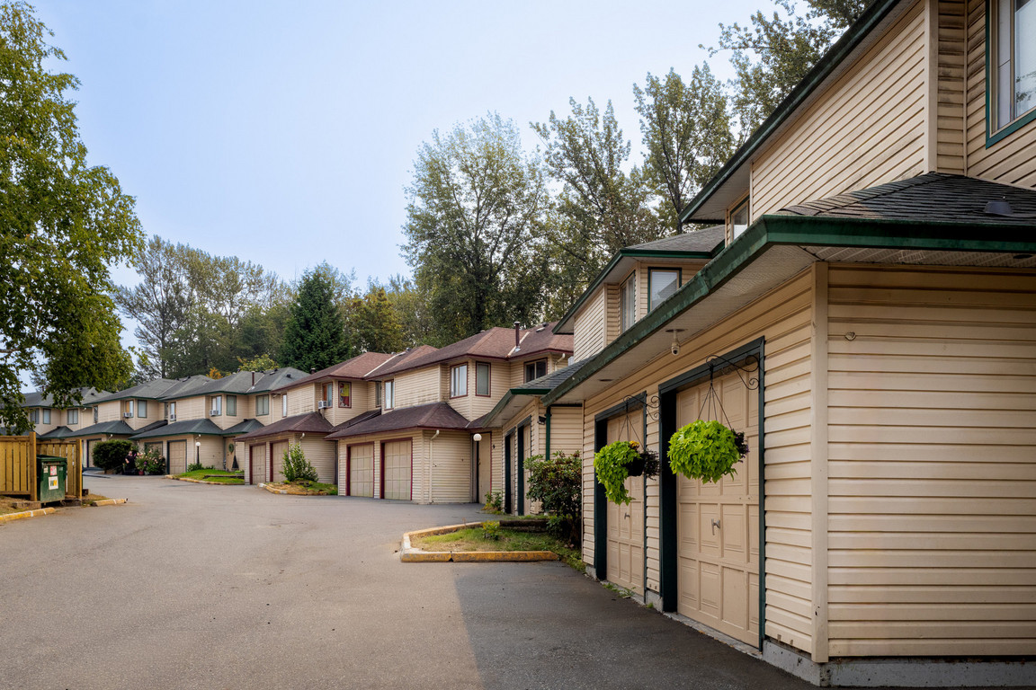 Abbey Glenn Townhomes - Cedar
