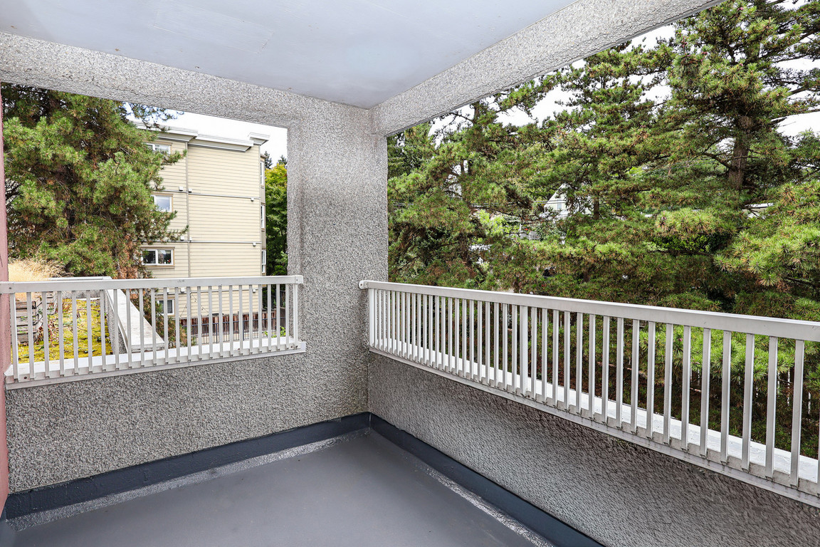 Elmwood Apartments