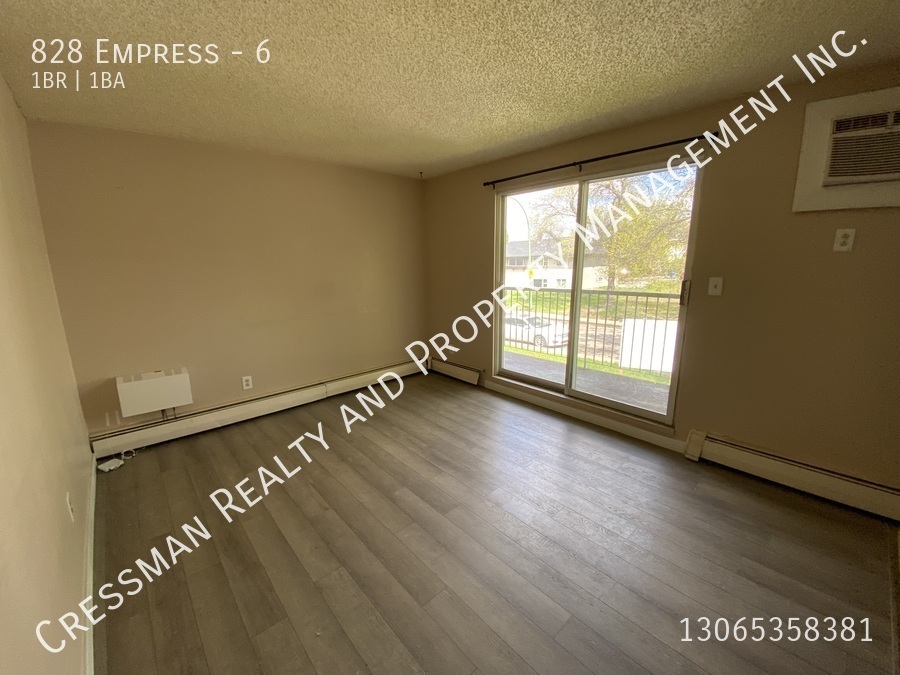 828 Empress