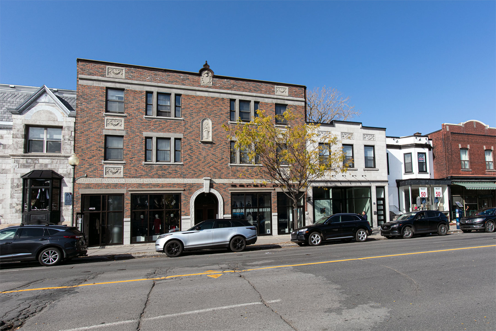 4919 Rue Sherbrooke Ouest — photo 1
